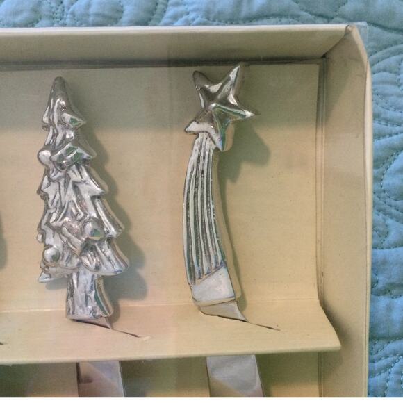 Set of 4 Christmas Holiday Canape Knives NIB - Picture 5 of 7